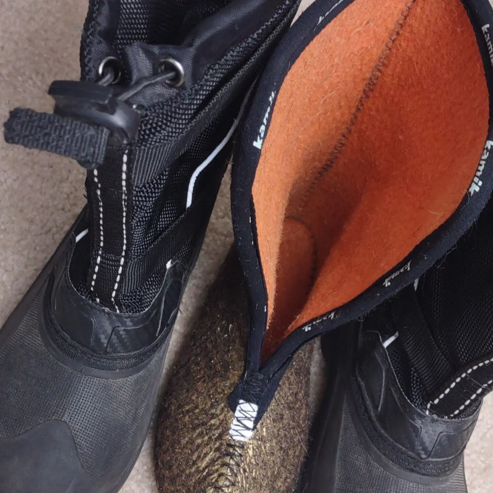 Kamik Glacial Black Waterproof Winter Boots Unisex Youth Size 1